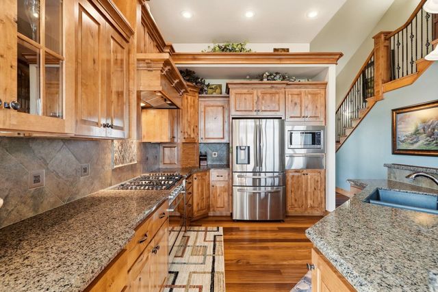 8924 E Courtview Ln, Spokane, WA 99217