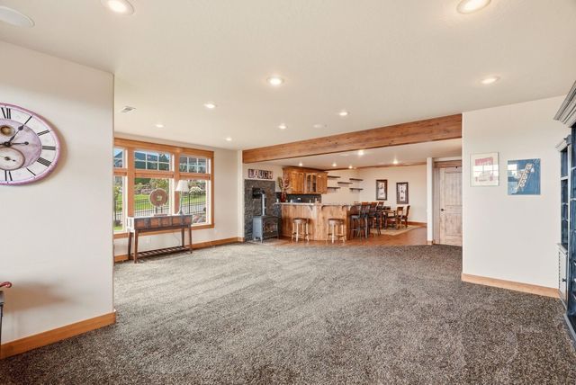 8924 E Courtview Ln, Spokane, WA 99217