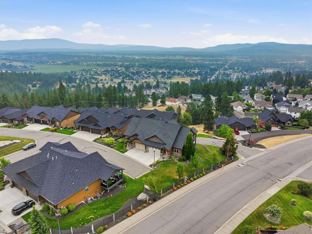 8924 E Courtview Ln, Spokane, WA 99217