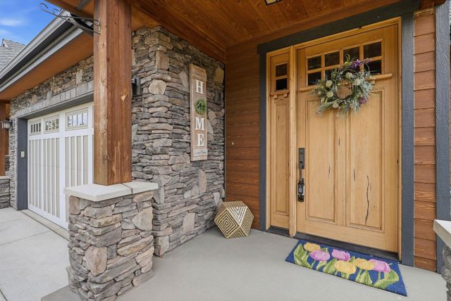 8924 E Courtview Ln, Spokane, WA 99217