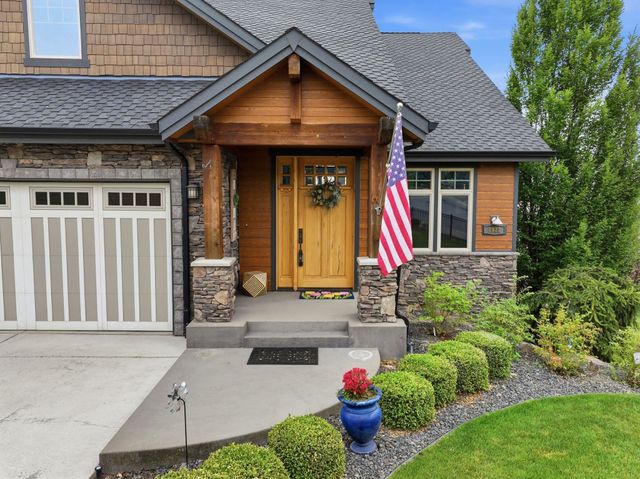 8924 E Courtview Ln, Spokane, WA 99217