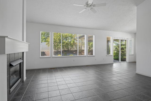 718 S Shelley Lake Ln, Spokane Valley, WA 99037