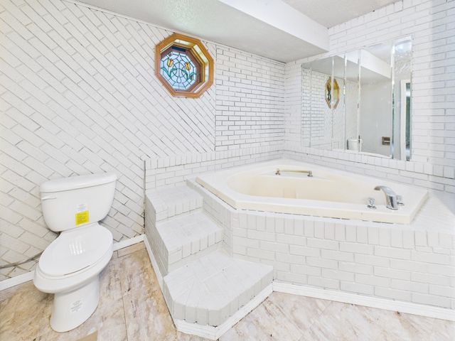 7000 W Ocieo St, Wichita, KS 67205