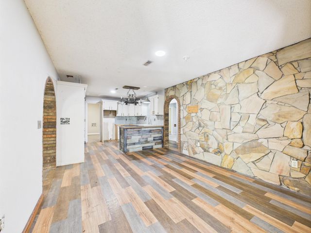 7000 W Ocieo St, Wichita, KS 67205