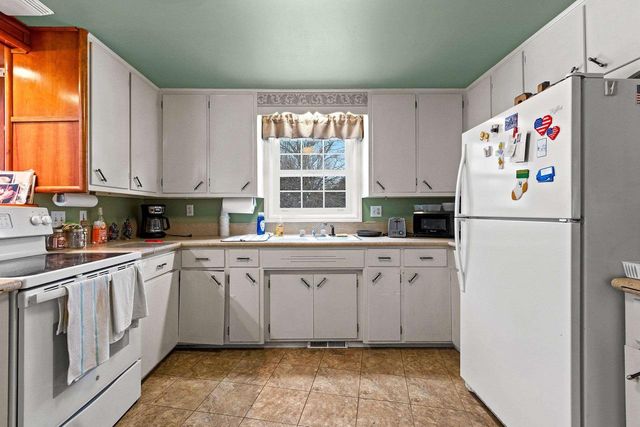 793 FREDRICK COURT, Green Bay, WI 54313