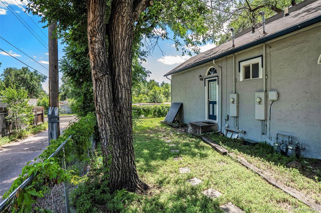 1914 E Monument Street, Colorado Springs, CO 80909