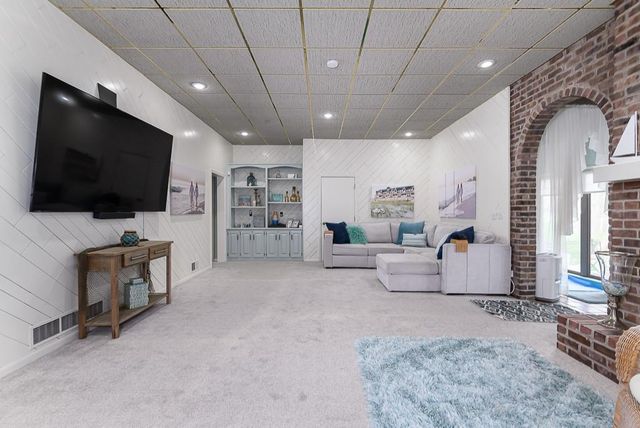 12434 W 85TH Terrace, Lenexa, KS 66215