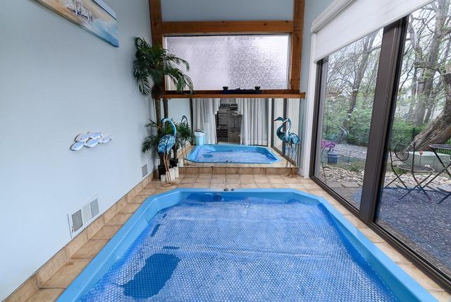 12434 W 85TH Terrace, Lenexa, KS 66215