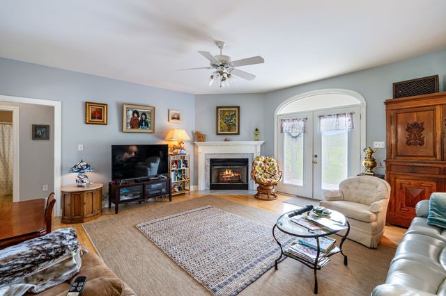 2914 Valley Creek Rd, Culleoka, TN 38451