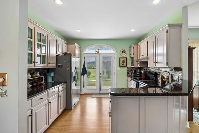 2914 Valley Creek Rd, Culleoka, TN 38451