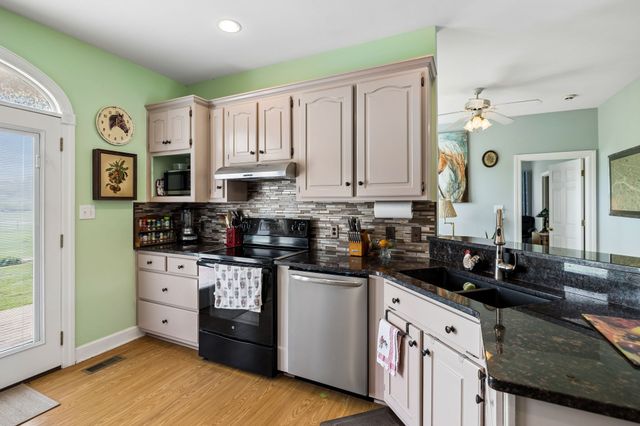 2914 Valley Creek Rd, Culleoka, TN 38451