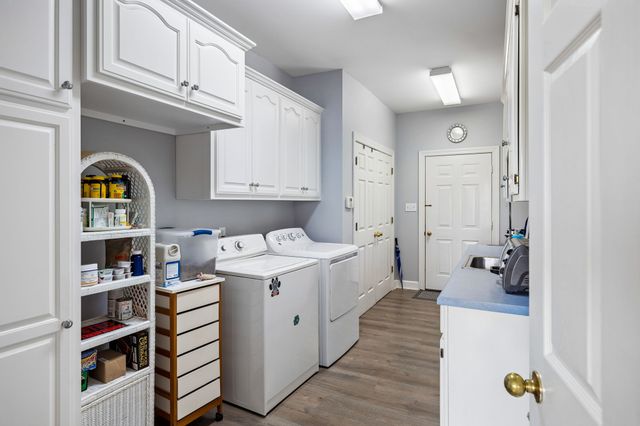 2914 Valley Creek Rd, Culleoka, TN 38451