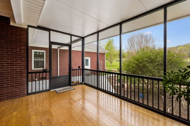 2914 Valley Creek Rd, Culleoka, TN 38451