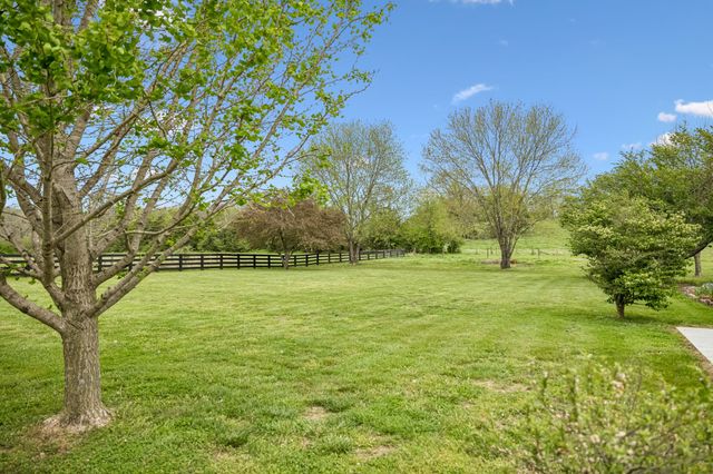 2914 Valley Creek Rd, Culleoka, TN 38451