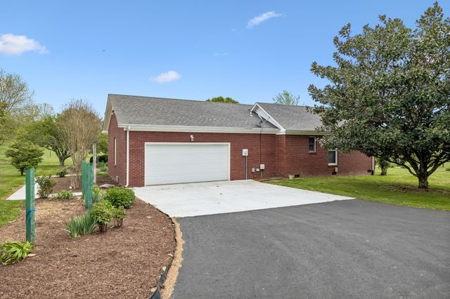 2914 Valley Creek Rd, Culleoka, TN 38451