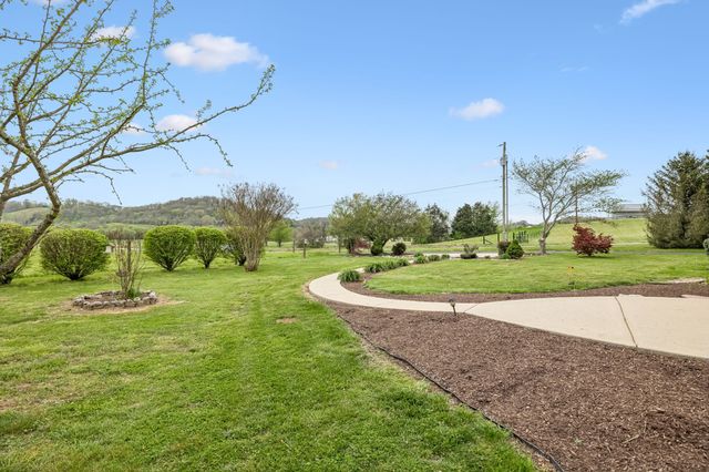 2914 Valley Creek Rd, Culleoka, TN 38451