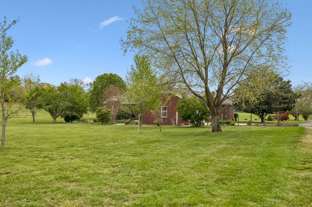 2914 Valley Creek Rd, Culleoka, TN 38451
