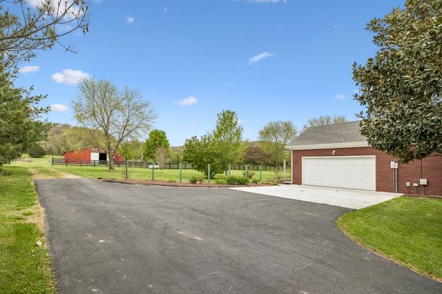 2914 Valley Creek Rd, Culleoka, TN 38451