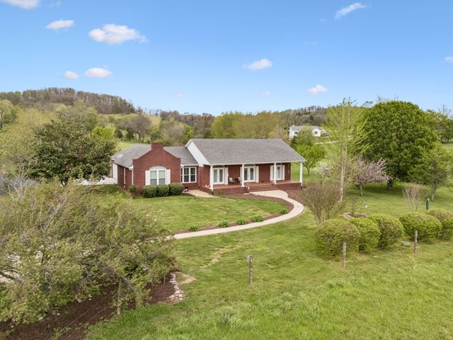 2914 Valley Creek Rd, Culleoka, TN 38451