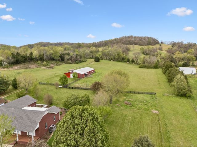 2914 Valley Creek Rd, Culleoka, TN 38451