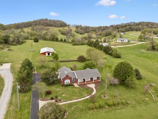 2914 Valley Creek Rd, Culleoka, TN 38451