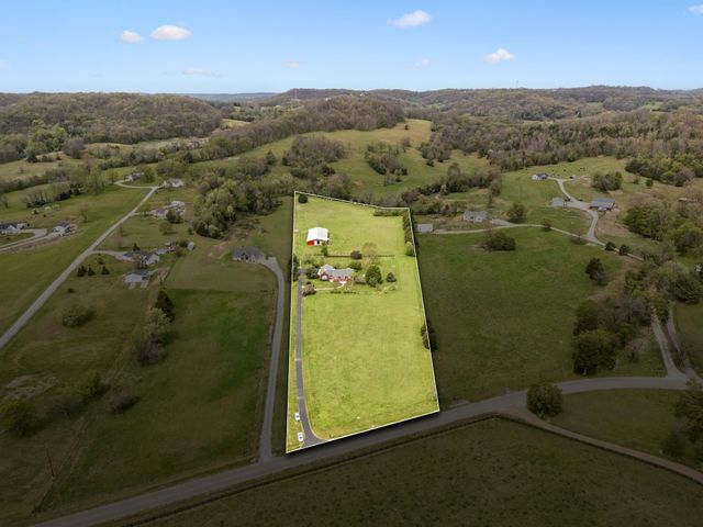 2914 Valley Creek Rd, Culleoka, TN 38451