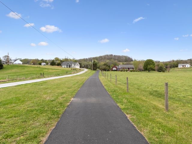 2914 Valley Creek Rd, Culleoka, TN 38451