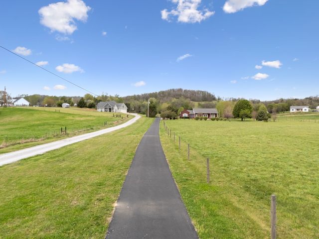 2914 Valley Creek Rd, Culleoka, TN 38451