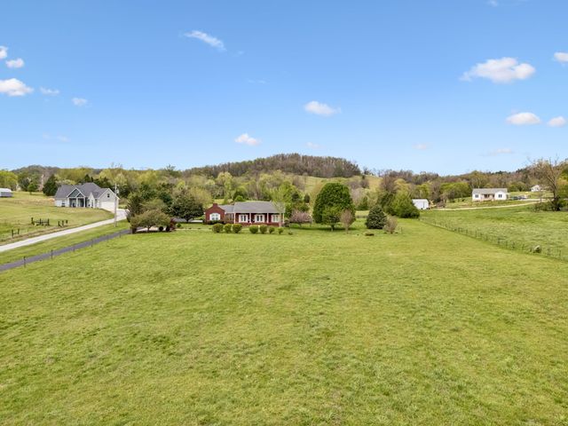 2914 Valley Creek Rd, Culleoka, TN 38451