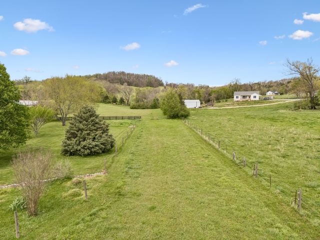 2914 Valley Creek Rd, Culleoka, TN 38451