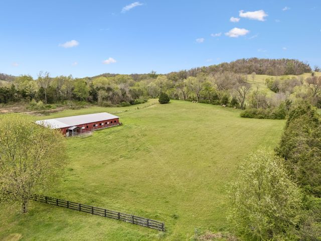 2914 Valley Creek Rd, Culleoka, TN 38451