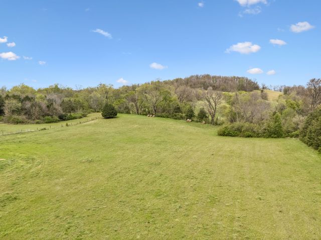 2914 Valley Creek Rd, Culleoka, TN 38451