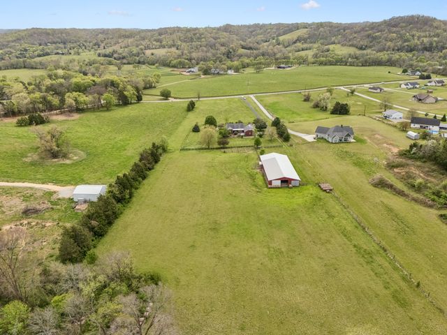 2914 Valley Creek Rd, Culleoka, TN 38451