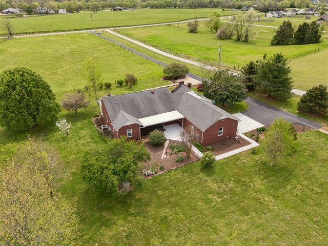 2914 Valley Creek Rd, Culleoka, TN 38451