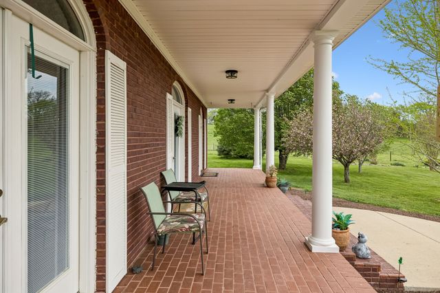 2914 Valley Creek Rd, Culleoka, TN 38451