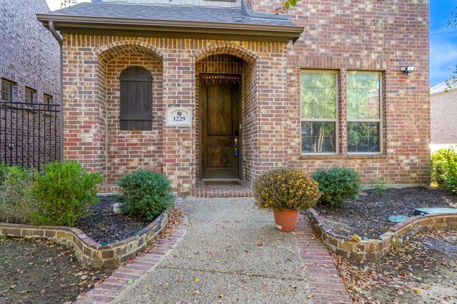 1229 Harris Hawk Way, Arlington, TX 76005