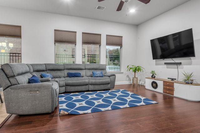 1229 Harris Hawk Way, Arlington, TX 76005