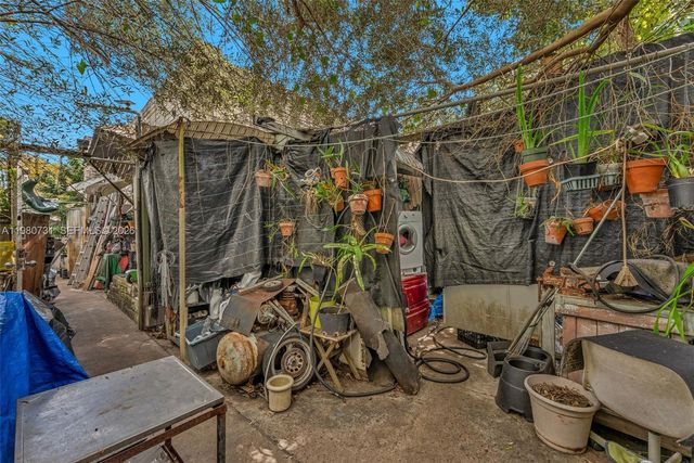 7740 NW 9th Ave, Miami, FL 33150