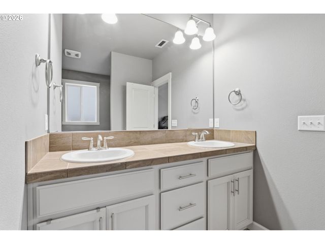 9718 Ne 106TH St, Vancouver, WA 98662