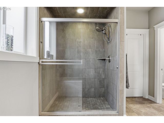 9718 Ne 106TH St, Vancouver, WA 98662
