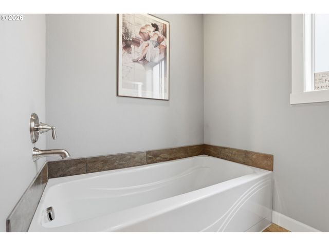 9718 Ne 106TH St, Vancouver, WA 98662