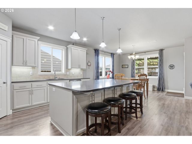 9718 Ne 106TH St, Vancouver, WA 98662