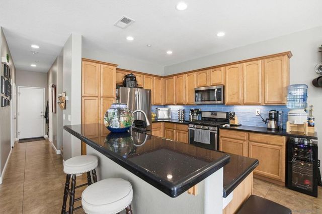 293 Reef Point Way Unit 5, Oceanside, CA 92058