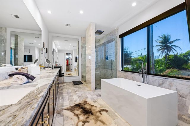 549 NE 10TH Avenue, Fort Lauderdale, FL 33301