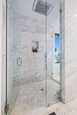 549 NE 10TH Avenue, Fort Lauderdale, FL 33301