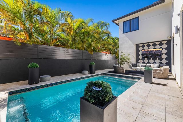 549 NE 10TH Avenue, Fort Lauderdale, FL 33301