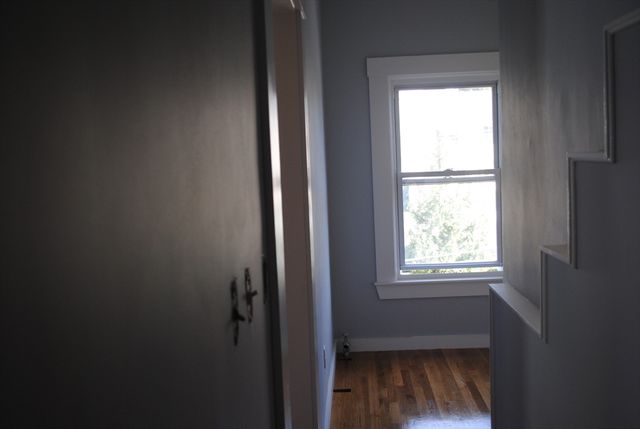 31 Walnut 2, Waltham, MA 02453