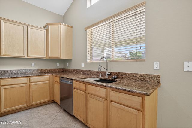 3482 W SUNSHINE BUTTE Drive, San Tan Valley, AZ 85144