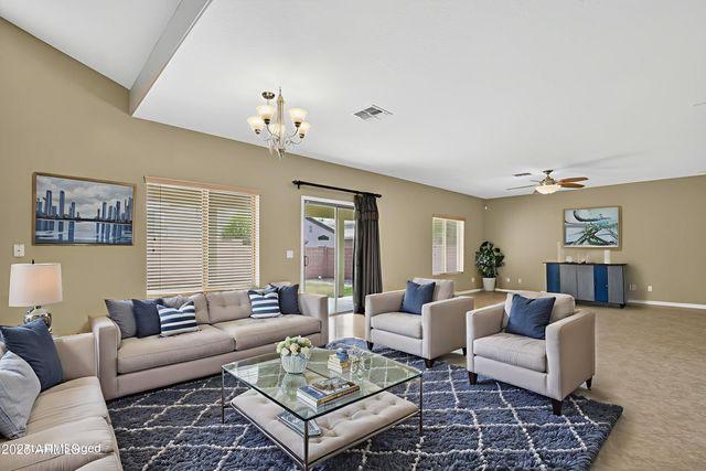 3482 W SUNSHINE BUTTE Drive, San Tan Valley, AZ 85144