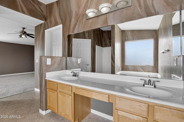 3482 W SUNSHINE BUTTE Drive, San Tan Valley, AZ 85144